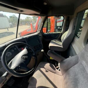 2013 Freightliner Cascadia VIN8628-4