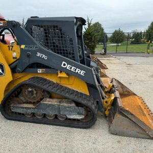 2020 John Deere 317G small-3