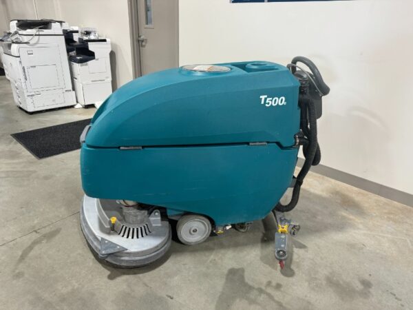 Web-Tennant-T500-Sweeper-Scrubber-1