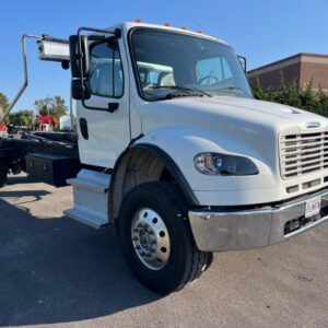 2022 Freightliner M2106 Swaploader-2