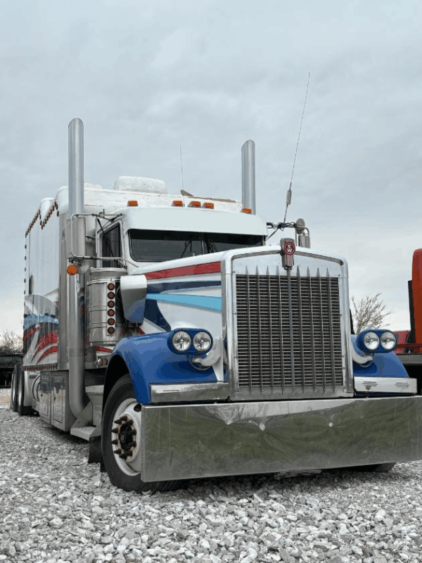 2001 Kenworth Studio Sleeper VIN3092-7