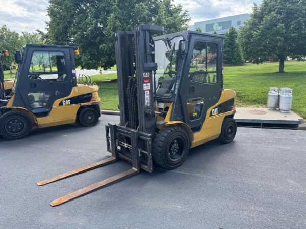 2020 CAT GP30N Propane ForkLift VIN3285-1