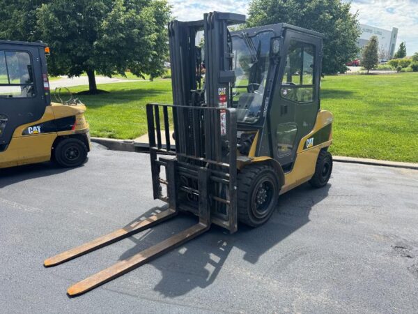 2020 CAT GP30N Propane ForkLift VIN3286-8