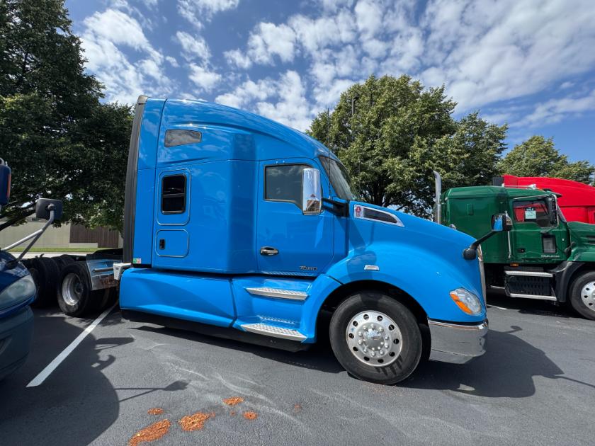 2020 Kenworth T680 Sleeper (Manual)